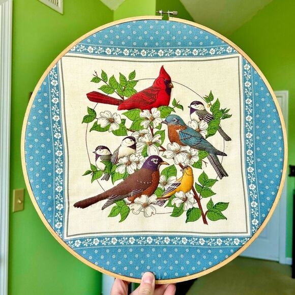 Vintage Embroidered Hoop Wheel Bird Lovers Floral Wall Hanging 3D Art Decor - Picture 1 of 7